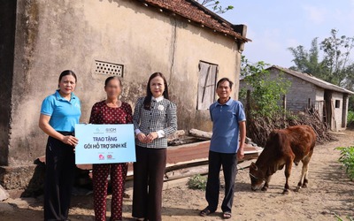 Trao mô hình sinh kế, giúp người bị mua bán trở về tái thiết cuộc sống