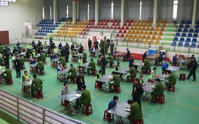 Triệt phá đường dây sử dụng "app tình cảm" lừa đảo 200 tỷ đồng