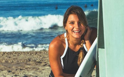 Suýt mất mạng dưới “tường nước tử thần”, nữ VĐV tái xuất và lập kỷ lục Guinness