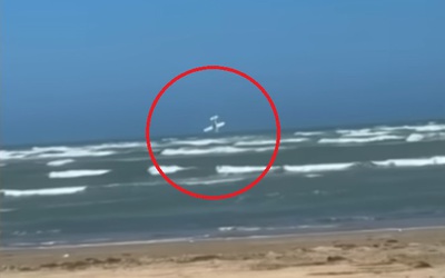 Máy bay lao thẳng xuống biển khiến 3 người tử vong thương tâm