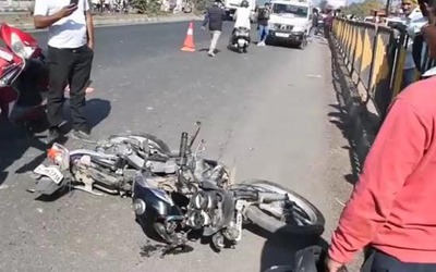 Đi phát thiệp cưới, 3 người tử vong khi bị xe ô tô đâm trúng