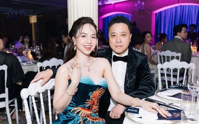 Đỗ cao học ở tuổi 42, vợ của "đạo diễn trăm tỷ" có cuộc sống ra sao?