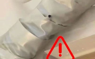 Hai cô gái phát hiện camera quay lén trong nhà nghỉ