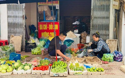 Giá các mặt hàng "té nước theo mưa", chuyên gia cảnh báo