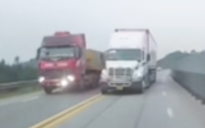 Tài xế container lấn làn ngược chiều trên cao tốc bị xử phạt, trừ 2 điểm GPLX