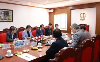 Nhà xuất bản Giáo dục Việt Nam làm việc với Uỷ ban Đối ngoại Thành phố Saint Petersburg: Mở rộng hợp tác xuất bản và giao lưu văn hoá