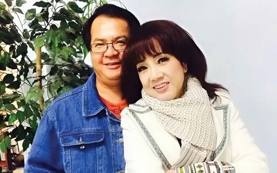 Nữ NSƯT ở tuổi U70 tận hưởng hôn nhân lãng mạn bên chồng kém 4 tuổi