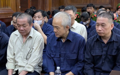 Lý do hoãn phiên xử vụ cấp khống 16.000 giấy phép lái xe