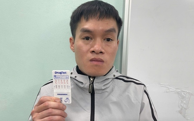 Mẹ tá hỏa khi nhận được ảnh khỏa thân của con gái 14 tuổi từ Facebook lạ