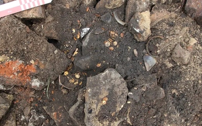 Đào móng nhà, phát hiện "kho báu" bằng vàng quý giá