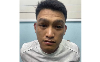 Đang cắt rau, người phụ nữ bị nam thanh niên siết cổ rồi cướp vàng