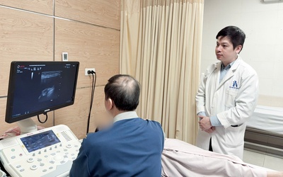 Vỡ túi ngực cả năm mà không hay biết, bác sĩ cảnh báo biến chứng âm thầm