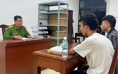 Trốn nã từ Campuchia trở về, 2 đối tượng chém người gây thương tích bị công an tóm gọn