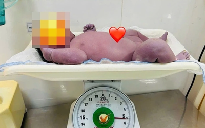 Mẹ trẻ ở Bắc Ninh sinh con trai nặng 5,4kg, bác sĩ bế ra cũng “mỏi tay”