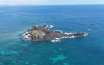 Cận cảnh đảo nhỏ được Quảng Ngãi nghiên cứu tour lặn biển, ngắm san hô