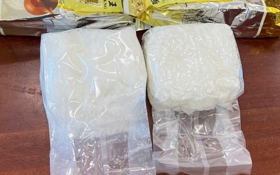 Bắt 2 đối tượng vận chuyển trái phép hơn 2kg ma túy với thủ đoạn tinh vi