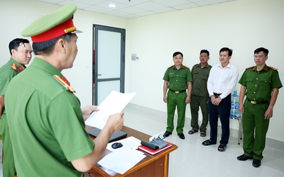 Bắt tạm giam đối tượng mua bán trái phép hóa đơn, chứng từ