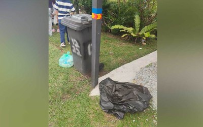 Người đàn ông phát hiện trẻ sơ sinh bị bỏ rơi trong thùng rác