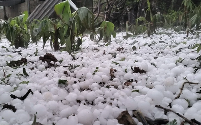 Mưa đá, dông lốc kèm sét gây thiệt hại nặng: 4 người tử vong, nhiều nhà dân hư hỏng