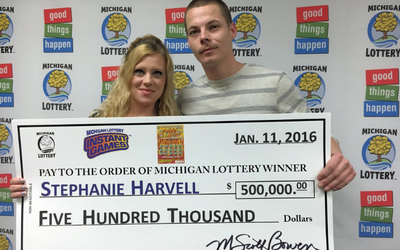 Trúng số độc đắc 11 tỷ đồng, cặp vợ chồng "dắt nhau" vào tù chỉ sau 3 năm