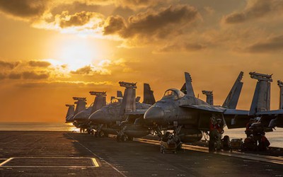 Mỹ đánh chìm tàu chiến Iran, NATO bắn hạ tên lửa từ Iran nhằm vào Thổ Nhĩ Kỳ