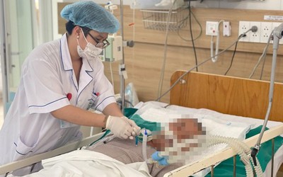 Cấp cứu 3 người bị co giật, hôn mê nghi ngộ độc sau bữa ăn trưa