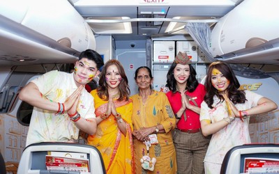 Không khí lễ hội sắc màu Holi ngập tràn các chuyến bay quốc tế của Vietjet