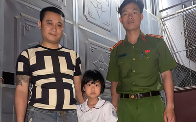 Công an Hà Nội kịp thời giúp cháu bé 6 tuổi đi lạc trở về với gia đình trong đêm