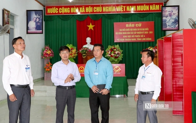 Phó Chủ tịch UBND tỉnh Đinh Văn Tuấn kiểm tra công tác chuẩn bị bầu cử tại các địa phương