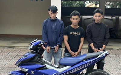 Bắt 3 đối tượng giật iPhone của cặp đôi trong đêm 8/3