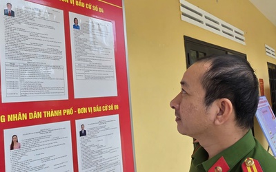 Những bước chân lặng lẽ trước ngày bầu cử