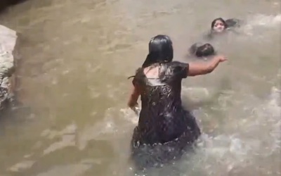 Đi chụp ảnh ở thác nước, 3 cô gái tử vong thương tâm