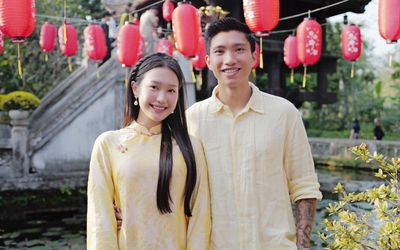 Chuyện gì xảy ra khi "sóng gió" bủa vây cặp đôi hot nhất, nhì làng bóng đá?