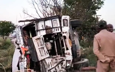 Xe buýt đâm vào xe tải, 6 người tử vong, 7 người bị thương