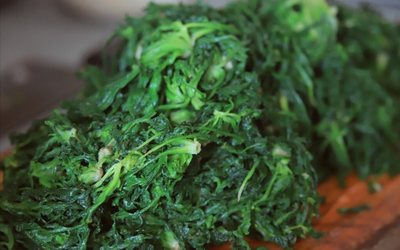 Ăn 1 mớ rau này tốt ngang thịt bò, mọc đầy bờ rào ai không biết hơi phí