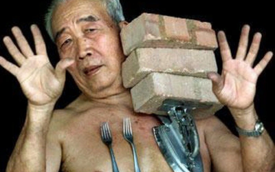 Bí ẩn dị nhân có khả năng hút kim loại khiến thế giới sửng sốt