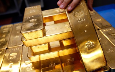 Giá vàng chiều nay (15/4): Giá vàng đảo chiều liên tục, khách bán vàng tăng đột biến