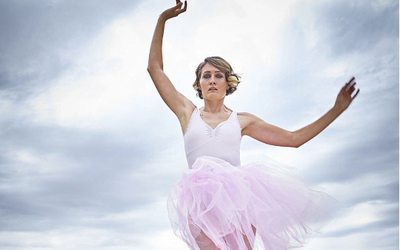 Kỳ tích “đi trên dây bằng mũi chân” của cô gái Nga khiến giới kỷ lục nể phục