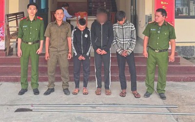  Ba thanh niên 18 tuổi bị triệu tập vì lạng lách, "múa dao" phóng lợn trên đường