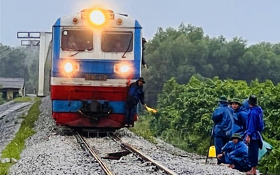 Vẫn chuyện trên đường, nhưng là đường sắt