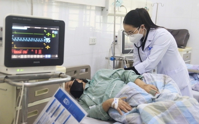 Bệnh nhân mắc cúm B biến chứng nặng, bác sĩ cảnh báo  nhiều đối tượng