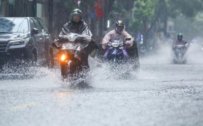 Không khí lạnh dồn dập tràn xuống, miền Bắc giảm nhiệt sâu, mưa dông kèm lốc sét