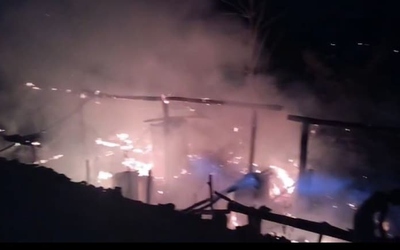 Vợ không chịu về nhà, chồng phóng hỏa đốt nhà bố mẹ vợ