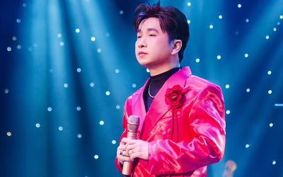 Nam ca sĩ tự nhận mình trưởng thành hơn sau 25 năm làm nghề, tiết lộ hôn nhân với vợ trẻ kém 12 tuổi