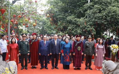 Tổng Bí thư, Chủ tịch nước Tô Lâm dâng hương tưởng niệm các vua Hùng