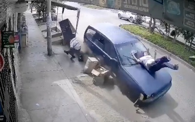 Tài xế không có bằng lái, tông trúng 2 người dân rồi bỏ chạy