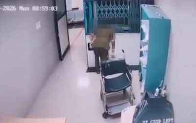 Nữ nhân viên bệnh viện bị kẹt đầu trong thang máy và cái kết
