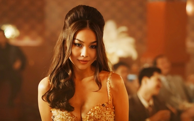 Siêu mẫu Thanh Hằng "gây sốc" với hình ảnh "đệ nhất vũ nữ"