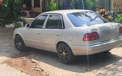Bé gái tử vong khi vào xe ô tô chờ mẹ cho đi chơi