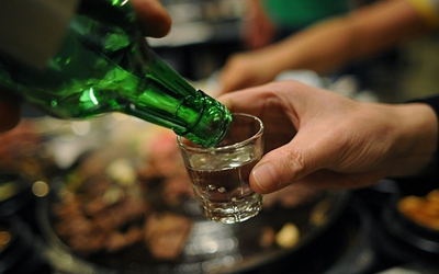 Bán rượu bia cho người dưới 18 tuổi bị phạt đến 3 triệu đồng, ai cũng nên biết